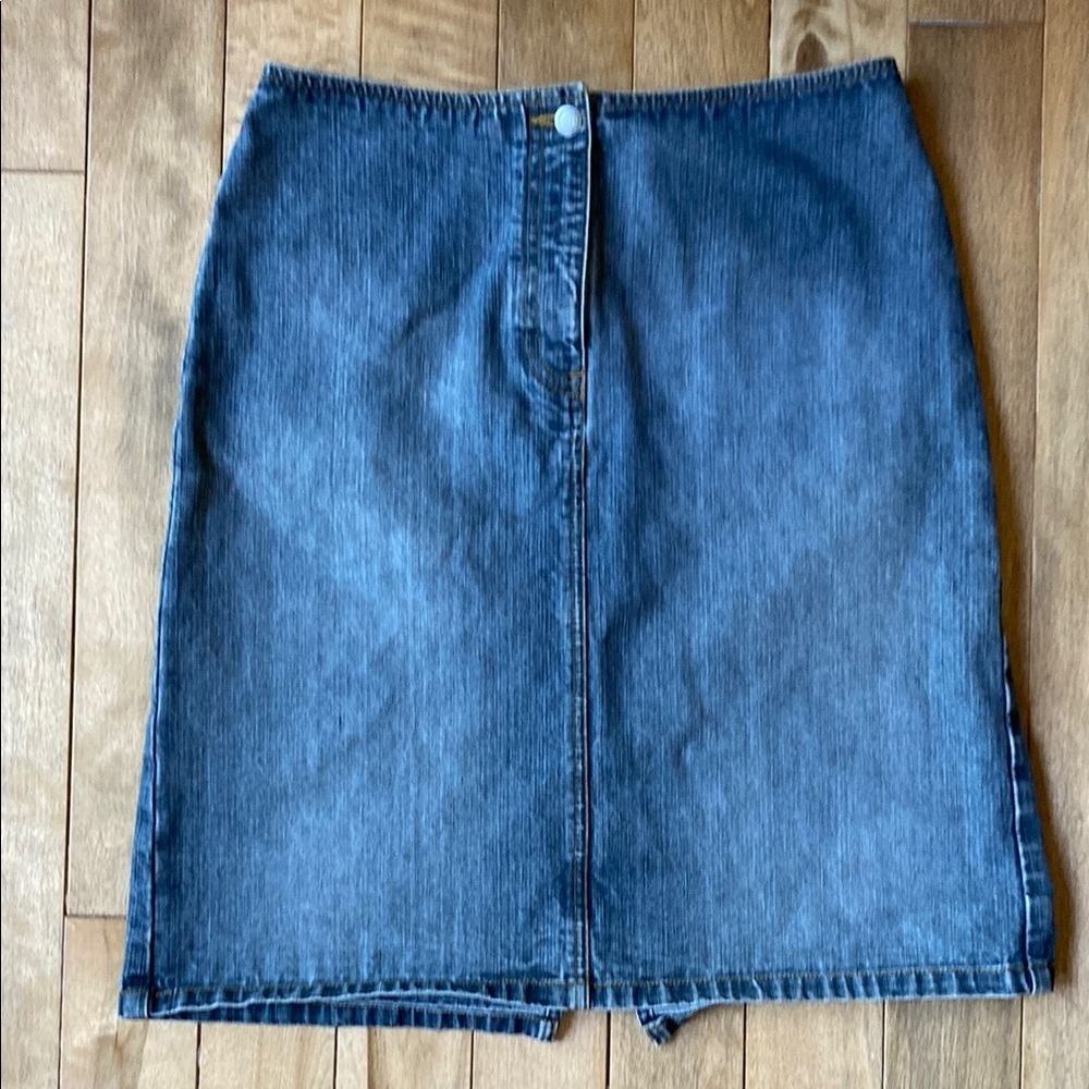 Ann Taylor LOFT Flat Front Denim Knee Length Skirt Faded Grey Women’s Size 8